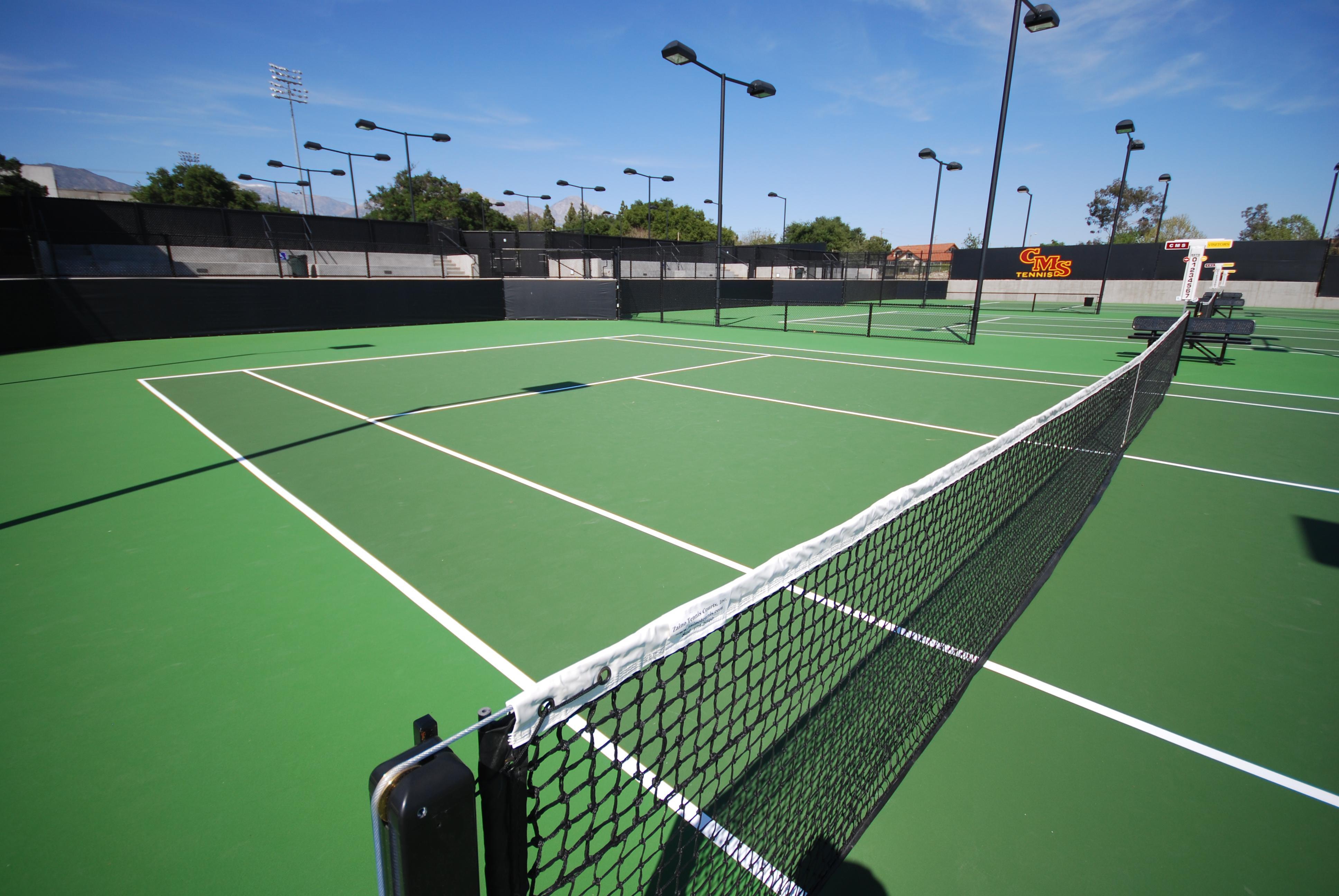 Какое поле теннисный. Иннополис теннисный корт. Теннисный корт Ельдигино. Корты теннис Ривьера. Теннисный корт Стэнфорд.